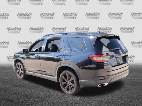 Used 2025 Honda Pilot Black Edition image 7