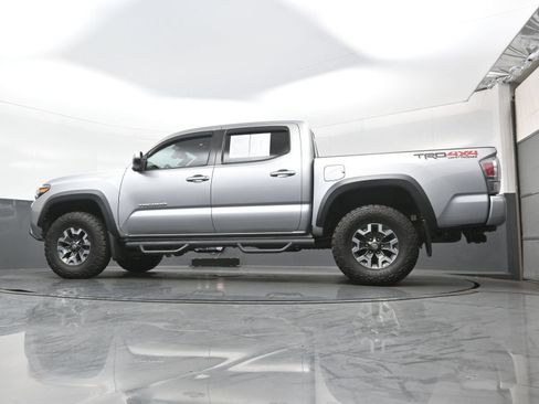 Used 2020 Toyota Tacoma TRD Off-Road w/ Technology Package AWD/4WD image 29