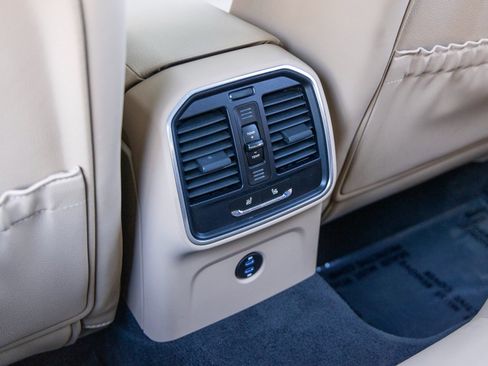 Certified 2025 Porsche Macan image 43