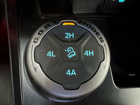 Used 2025 Ford Bronco Big Bend w/ Black Diamond Package AWD/4WD image 40