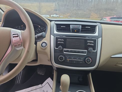 Used 2017 Nissan Altima 2.5 S w/ Power Driver Seat Package image 19