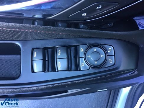 Used 2023 Chevrolet Traverse RS image 23