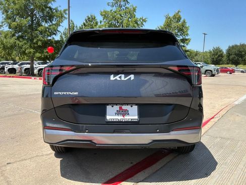 Used 2026 Kia Sportage LX FWD image 7