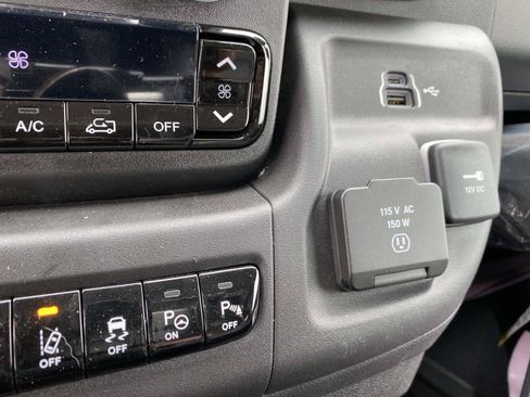 Used 2025 RAM ProMaster 3500 w/ Quick Order Package 22H SLT+ FWD image 13