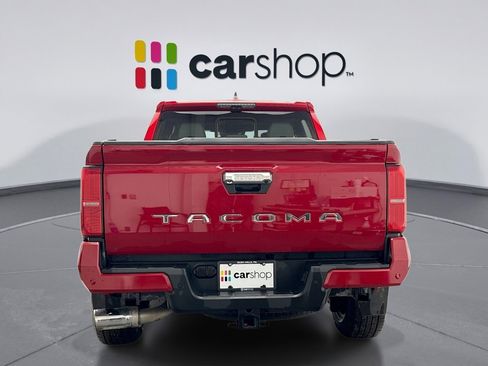 Used 2024 Toyota Tacoma Limited w/ Limited Package (LT) image 4