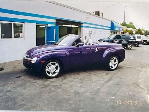 Used 2003 Chevrolet SSR w/ Preferred Equipment Group image 51