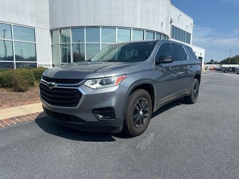 Used 2021 Chevrolet Traverse LS FWD image 2