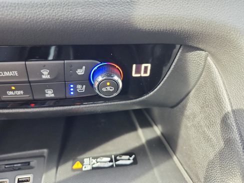 Used 2022 Buick Enclave Premium w/ Surround and Sites Package image 18