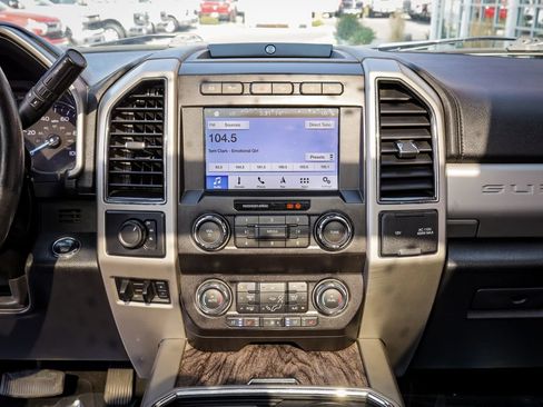 Used 2019 Ford F450 Lariat w/ Lariat Ultimate Package AWD/4WD image 19