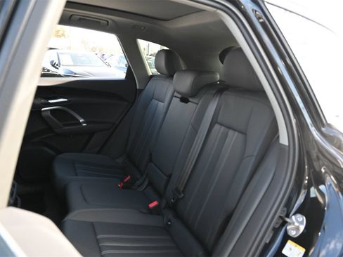 Certified 2025 Audi Q5 Premium w/ Convenience Package AWD/4WD image 18