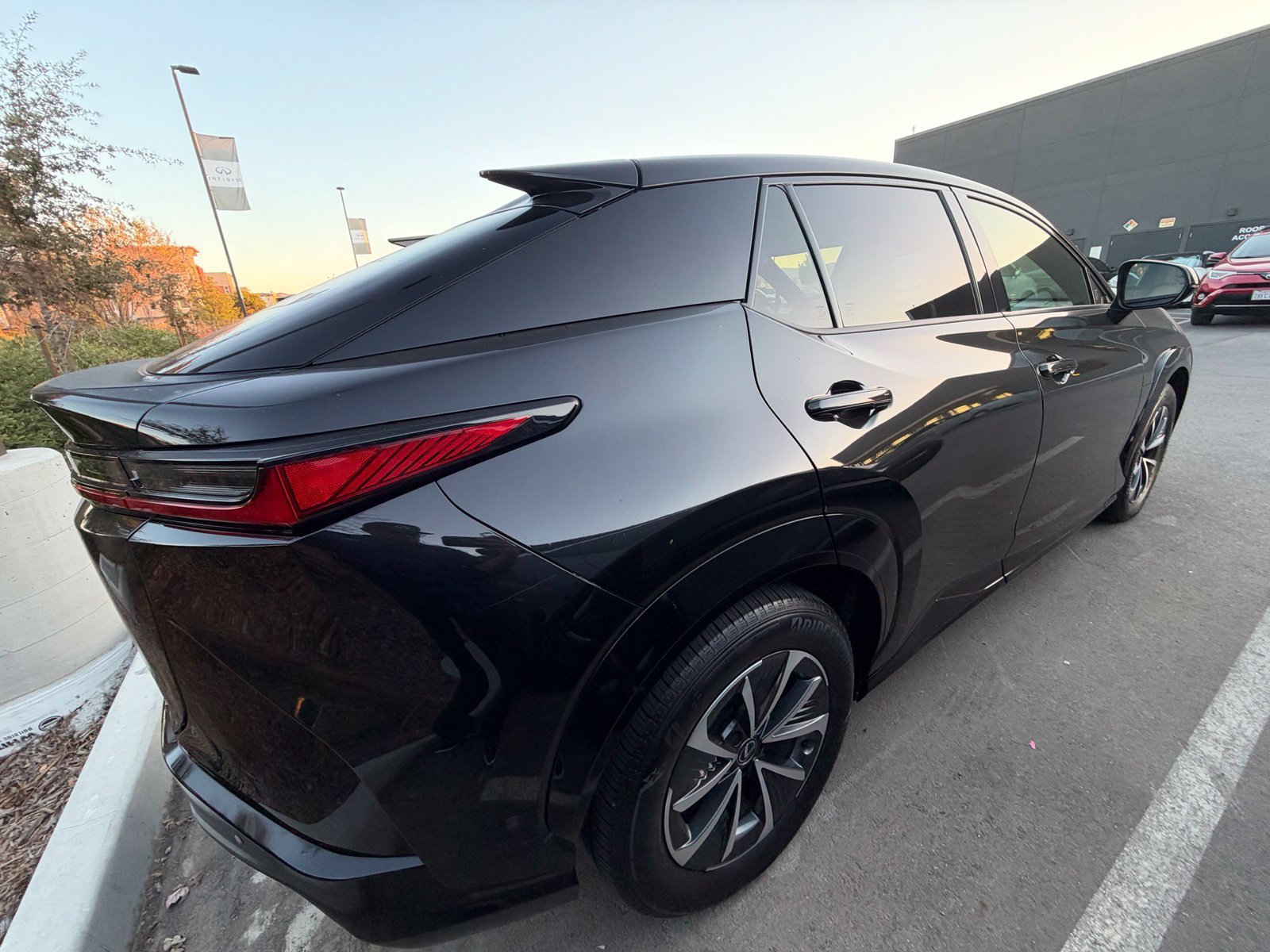 Used 2023 Lexus RZ 450e Premium w/ Technology Package AWD/4WD image 4