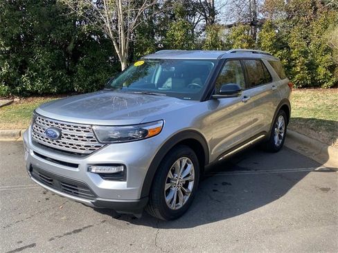 Used 2023 Ford Explorer Limited w/ Equipment Group 301A image 3