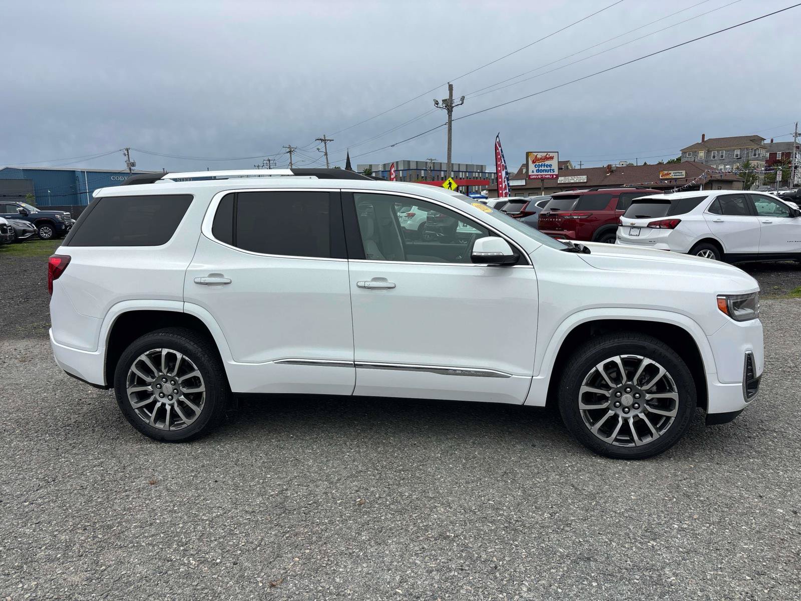 Used 2023 GMC Acadia Denali AWD/4WD image 4