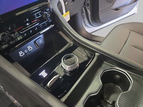 New 2025 Jeep Grand Cherokee Limited w/ Trailer Tow Package image 27