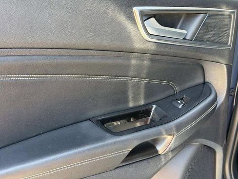 Certified 2019 Ford Edge Titanium FWD image 19