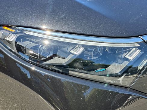 Used 2022 Mercedes-Benz EQS 580 4MATIC Sedan image 12