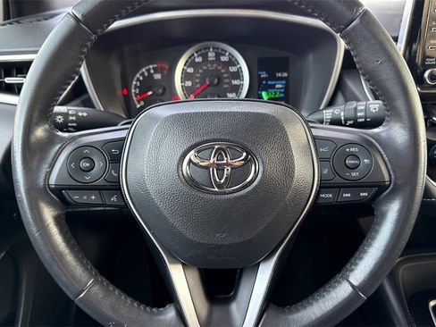 Used 2020 Toyota Corolla Hatchback image 30