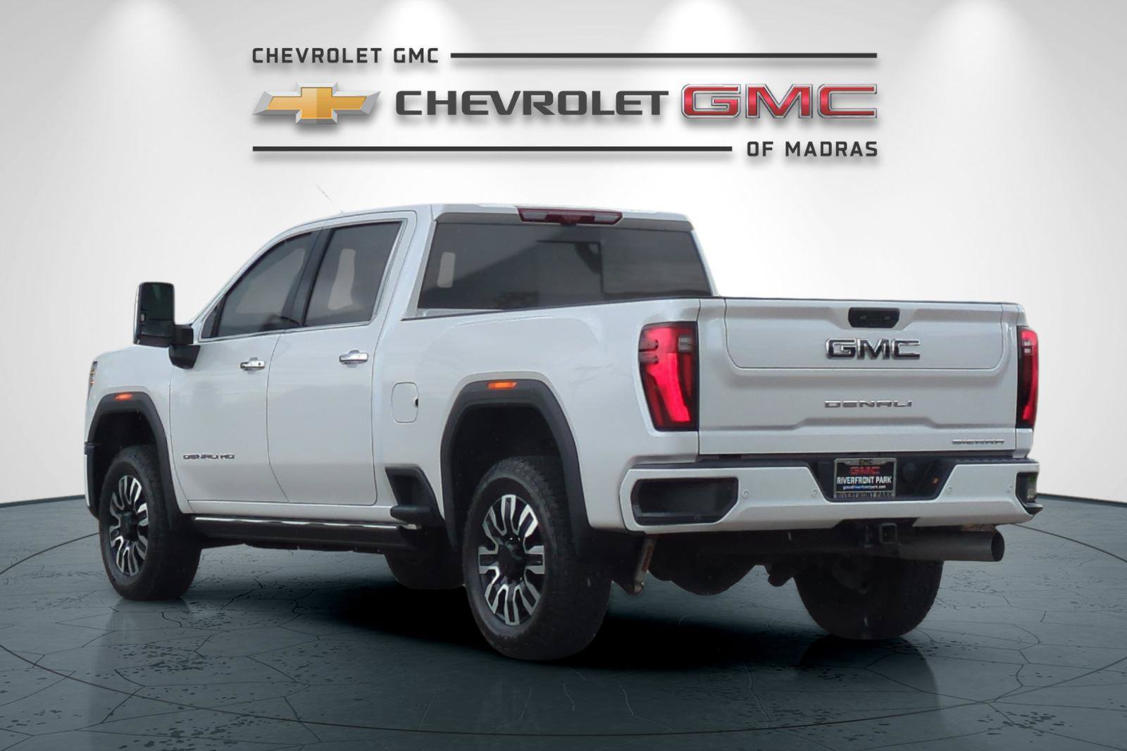 Used 2025 GMC Sierra 2500 Denali Ultimate AWD/4WD image 5