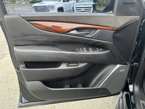 Used 2015 Cadillac Escalade ESV Luxury RWD image 7