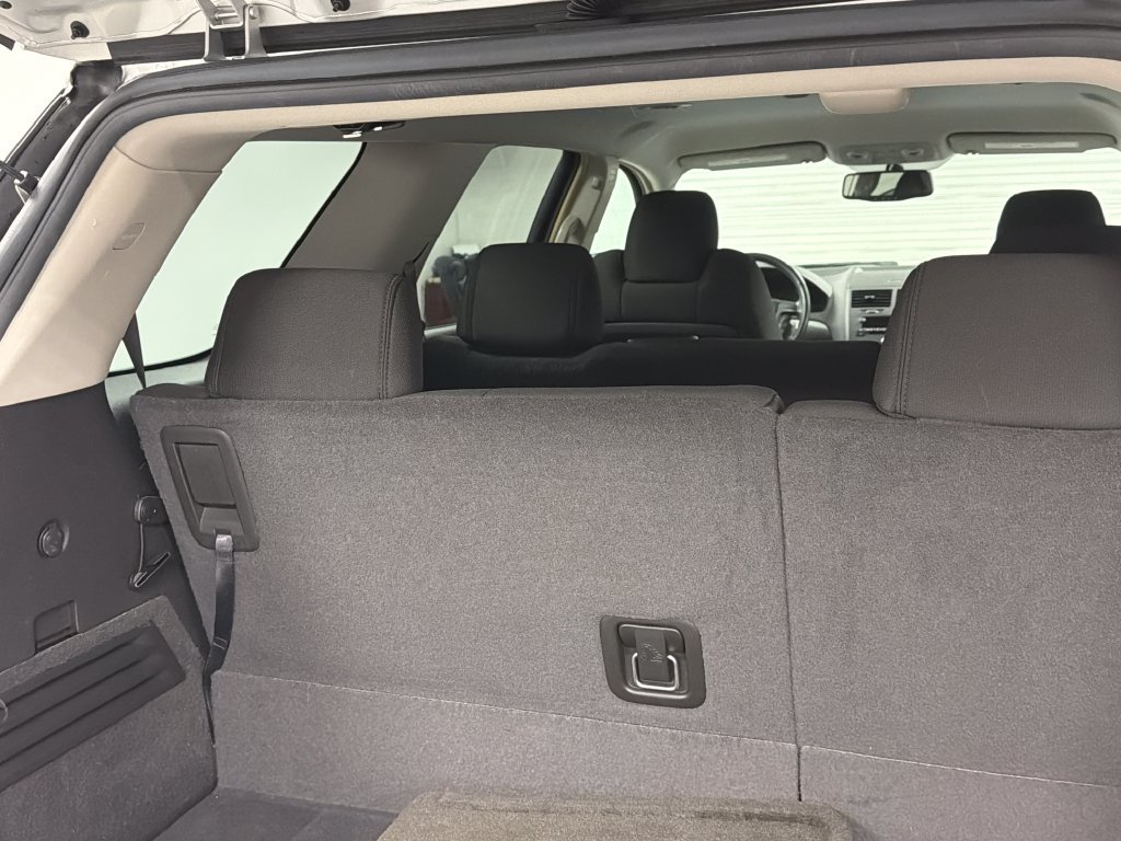 Used 2009 Saturn Outlook XE w/ Convenience Package FWD image 18