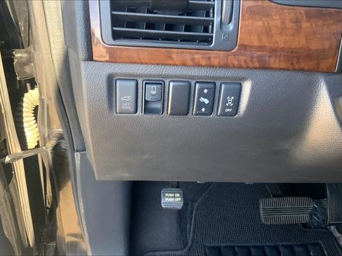 Used 2015 Nissan Armada Platinum w/ 2nd Row Captain Seat Package RWD image 33