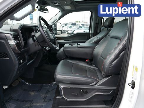 Used 2024 Ford F350 Lariat image 12
