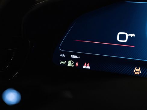 Used 2025 Ferrari Purosangue AWD/4WD image 38