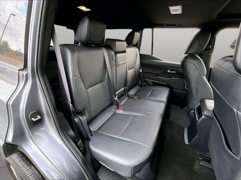 Used 2025 Lexus GX 550 w/ Accessory Package (2T) AWD/4WD image 19