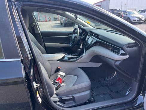 Used 2019 Toyota Camry LE FWD image 27