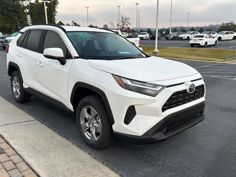 New 2025 Toyota RAV4 LE image 6