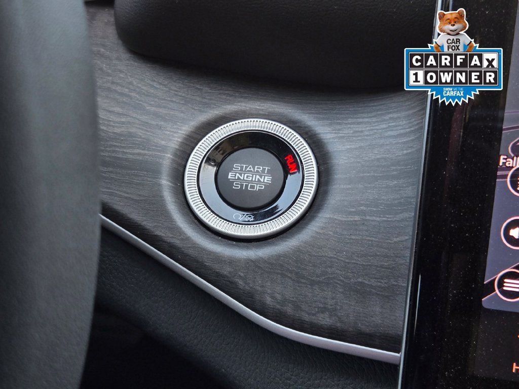 Used 2023 Jeep Grand Cherokee Limited w/ Luxury Tech Group II RWD image 17