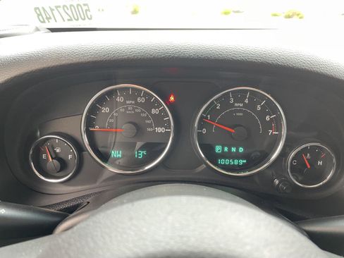 Used 2015 Jeep Wrangler Sahara AWD/4WD image 15