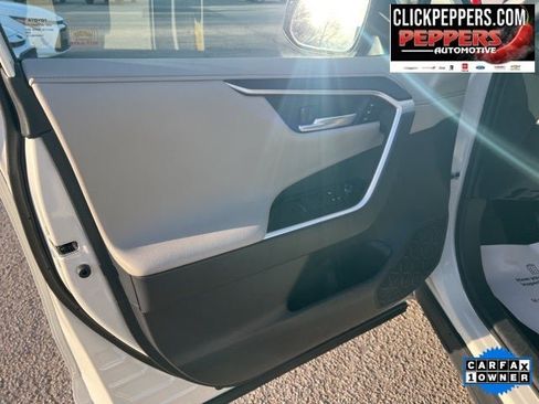 Used 2021 Toyota RAV4 Limited image 13