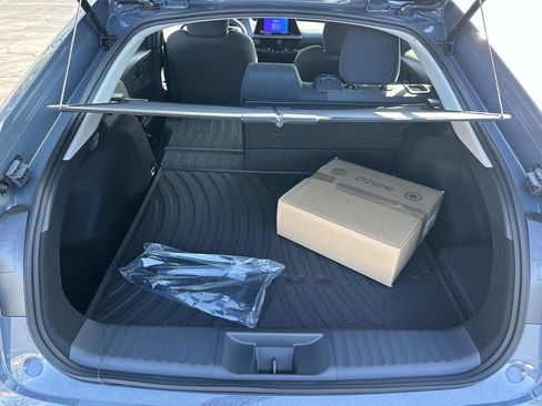 New 2026 Toyota Prius Plug-In Hybrid FWD image 9