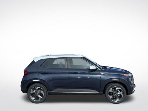 Used 2026 Hyundai Venue SEL FWD image 5