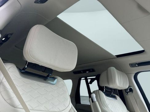 New 2026 Land Rover Range Rover SV AWD/4WD image 13