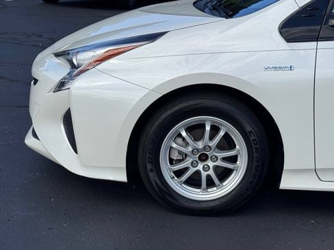 Used 2016 Toyota Prius Three w/ Advanced Technology Package FWD image 33