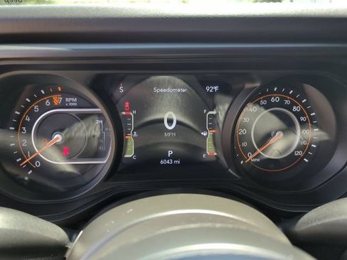Certified 2025 Jeep Gladiator Mojave AWD/4WD image 10
