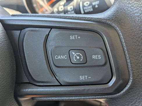 Used 2022 Jeep Wrangler Unlimited Sport image 23