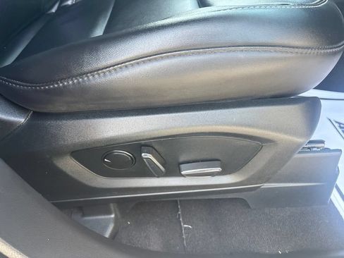Used 2023 Ford Explorer XLT w/ Equipment Group 202A AWD/4WD image 46