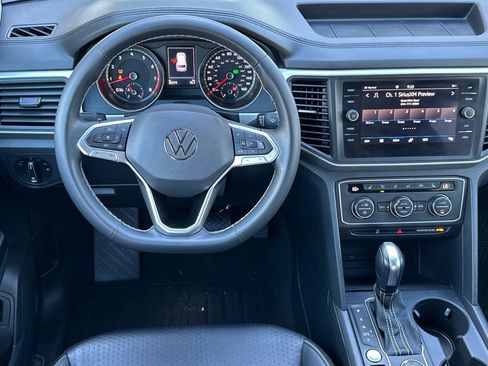 Used 2021 Volkswagen Atlas SE w/ Towing Package image 15