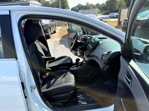 Used 2013 Chevrolet Sonic LT image 14