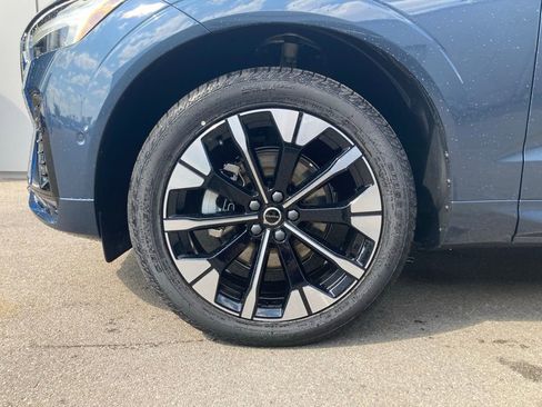 Certified 2026 Volvo XC60 B5 Plus w/ Climate Package image 9