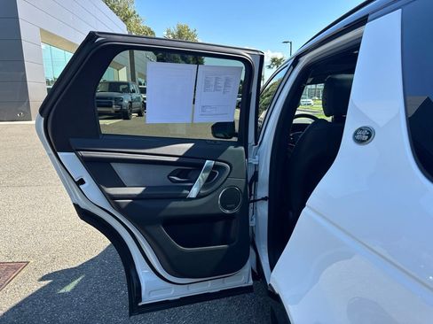 Certified 2025 Land Rover Discovery Sport Dynamic SE AWD/4WD image 16