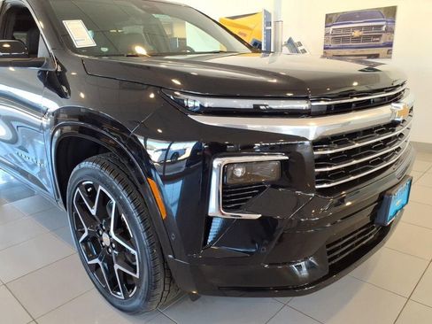 New 2026 Chevrolet Traverse High Country FWD image 5