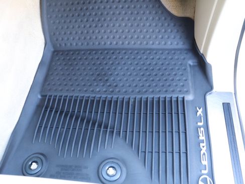 Used 2013 Lexus LX 570 4WD image 86