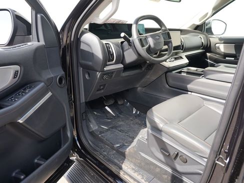 Used 2025 Ford Expedition Max Active image 13