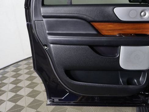 Used 2019 Lincoln Navigator L Reserve AWD/4WD image 31