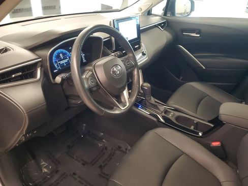 Used 2023 Toyota Corolla Cross XLE w/ Convenience Package image 16