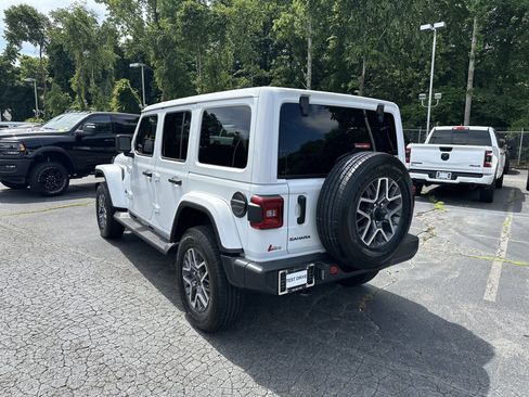 Used 2026 Jeep Wrangler Unlimited Sahara AWD/4WD image 7